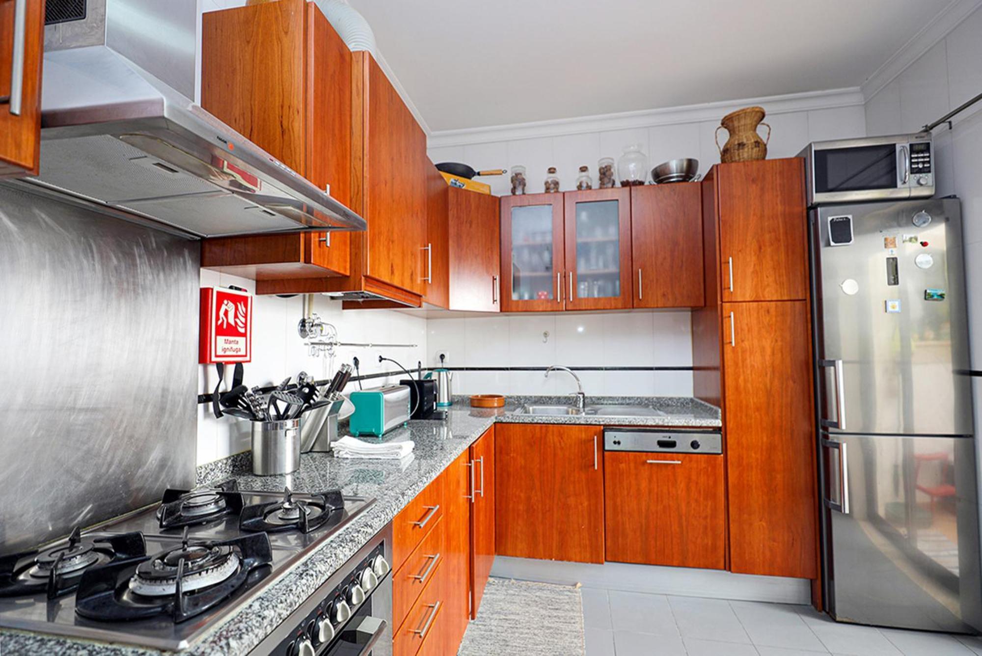 A64 - Barreira Flat In Lagos