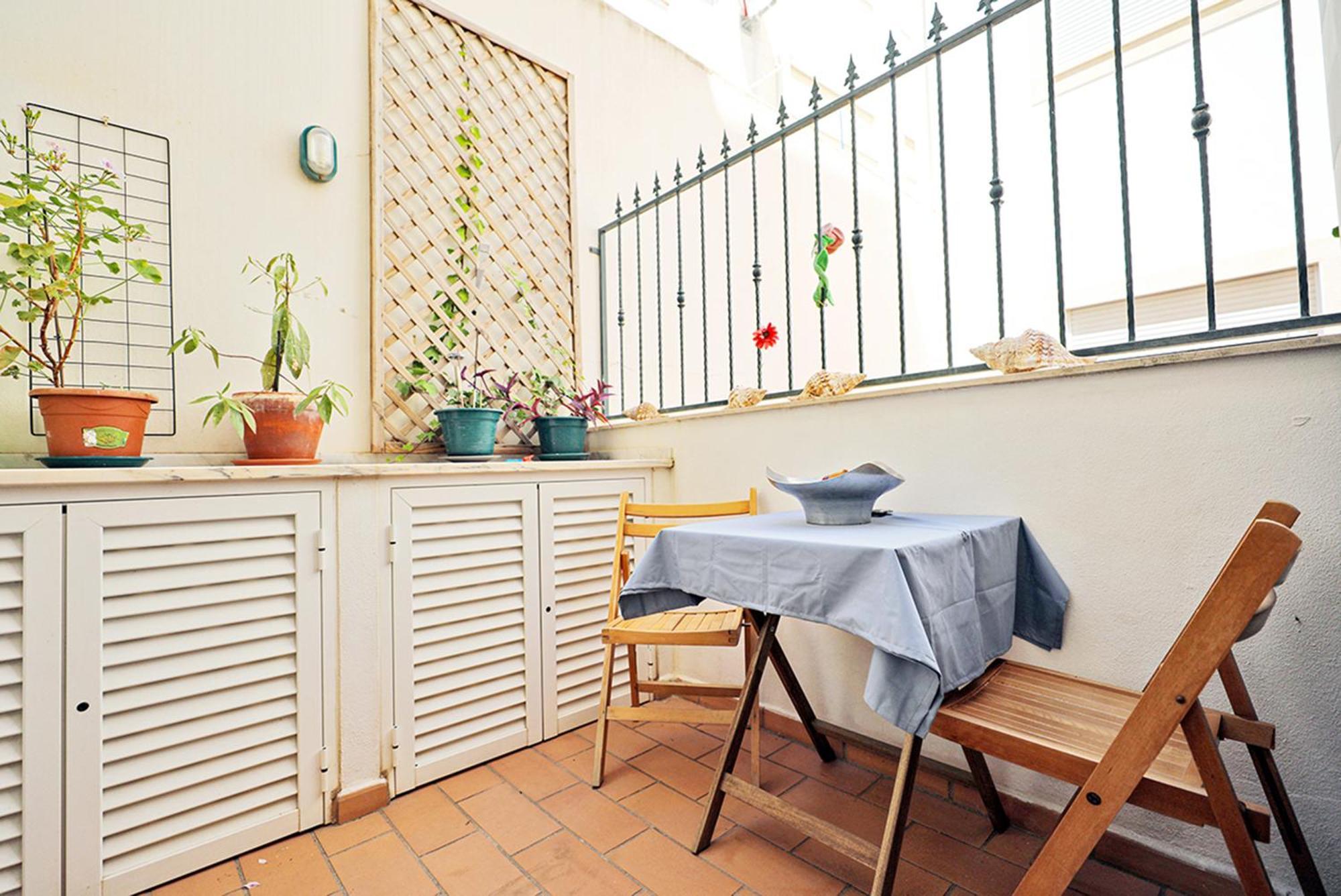 A64 - Barreira Flat In Lagos